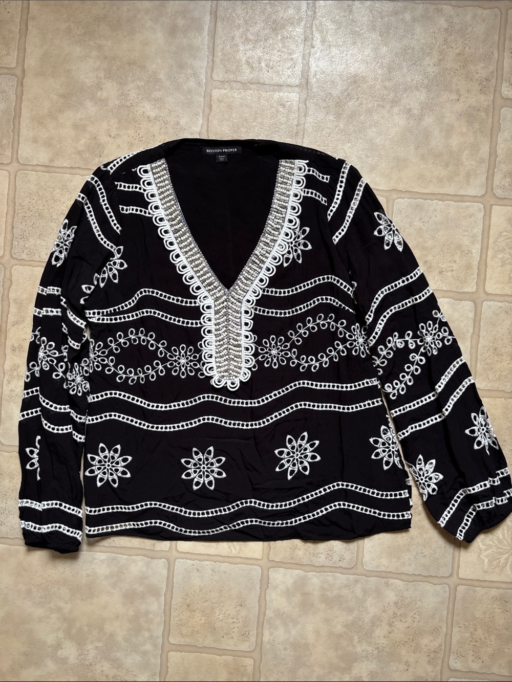 Women's Boston Proper Black & White Embroidered Beaded Boho
Blouse Size Medium